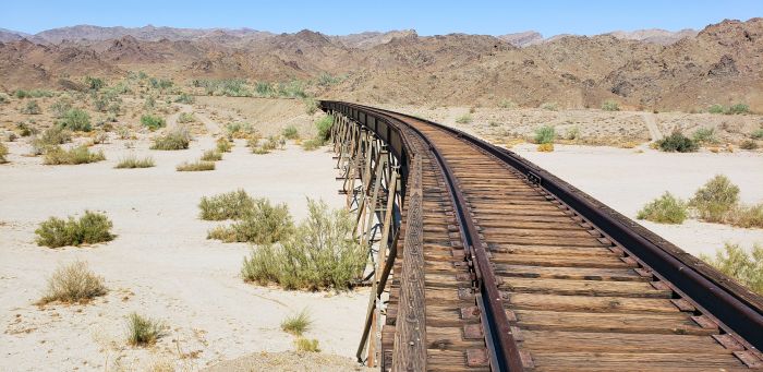 Summit Road, Mojave Desert 03